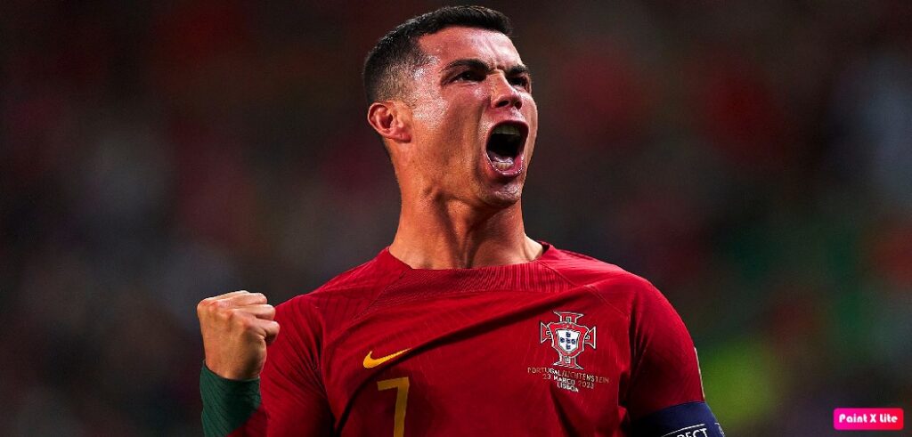 Cristiano Ronaldo là tên thật của Ronaldo với danh hiệu "CR 7"